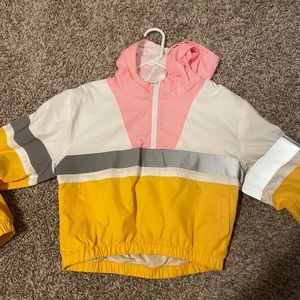 Cropped wind breaker